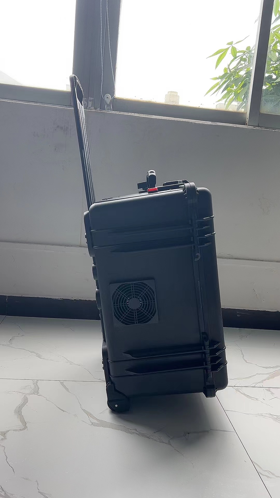 威海手拉箱型移动通信干扰器